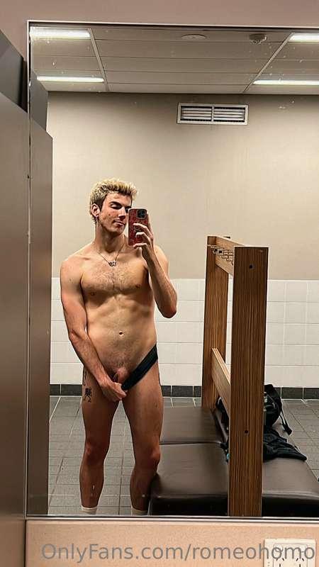 May have filmed some fun at the gym last night 😜