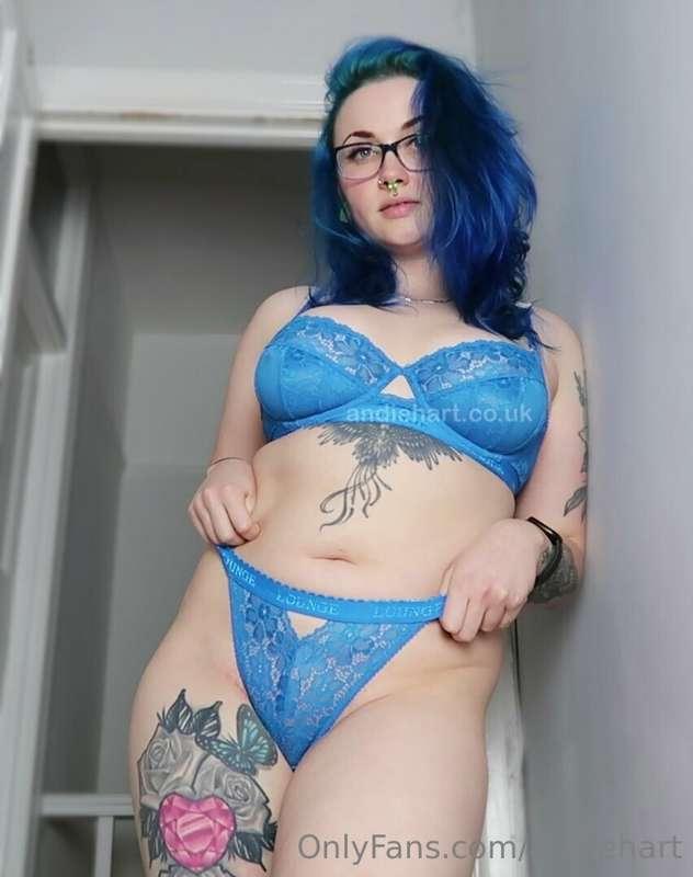 i bet you'd look good in(side) blue too 😉