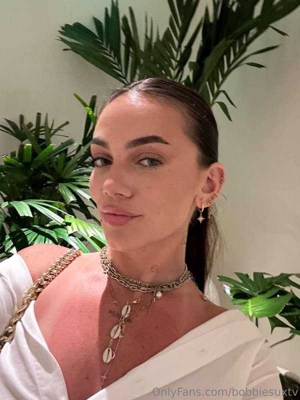 Look, admire, message, repeat 💌