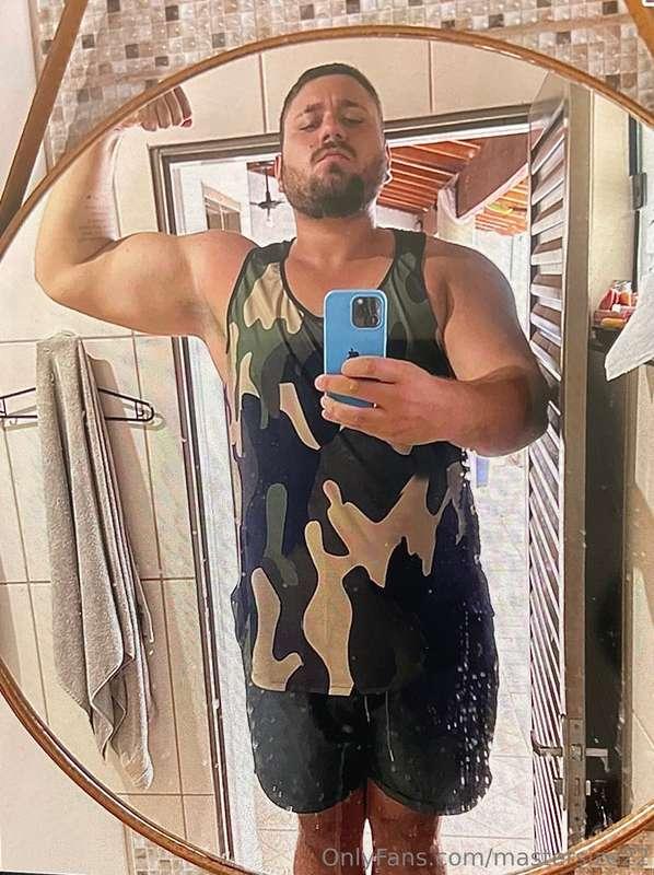 7’2ft muscle giant in construction!