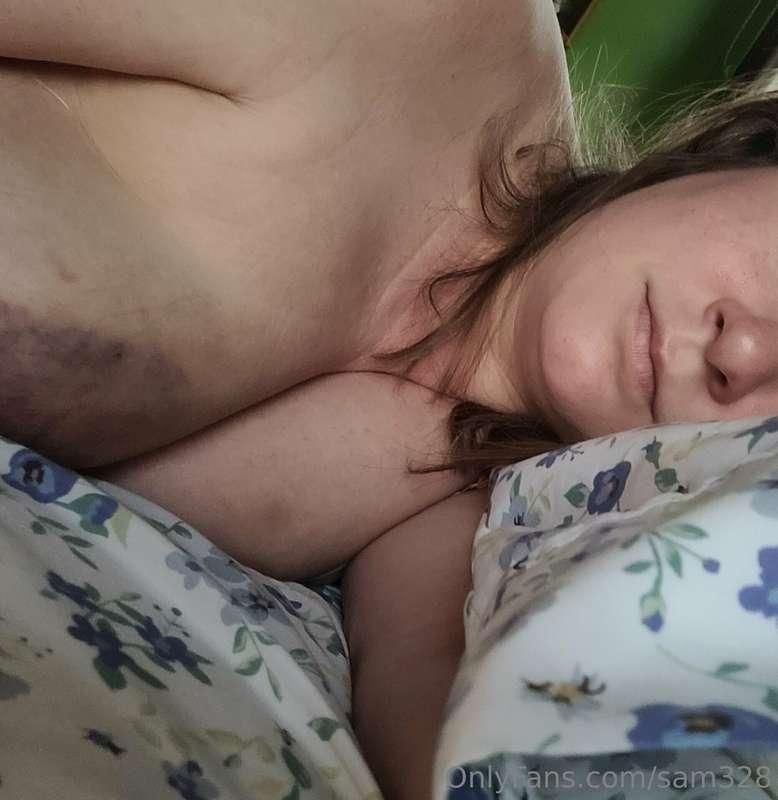 There's something about waking up with marks that turns me o..