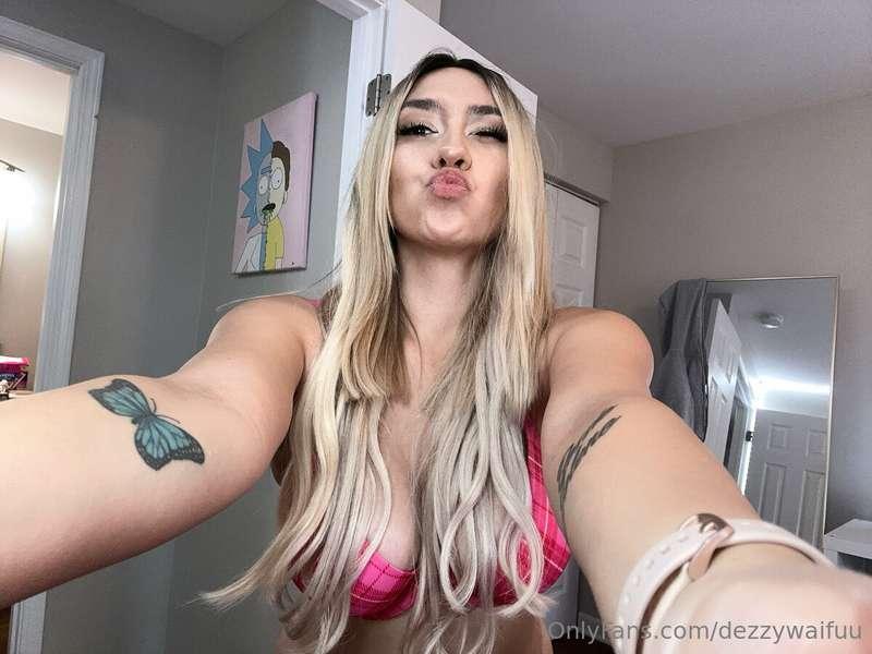 Hiyaaa can I have a kiss? 