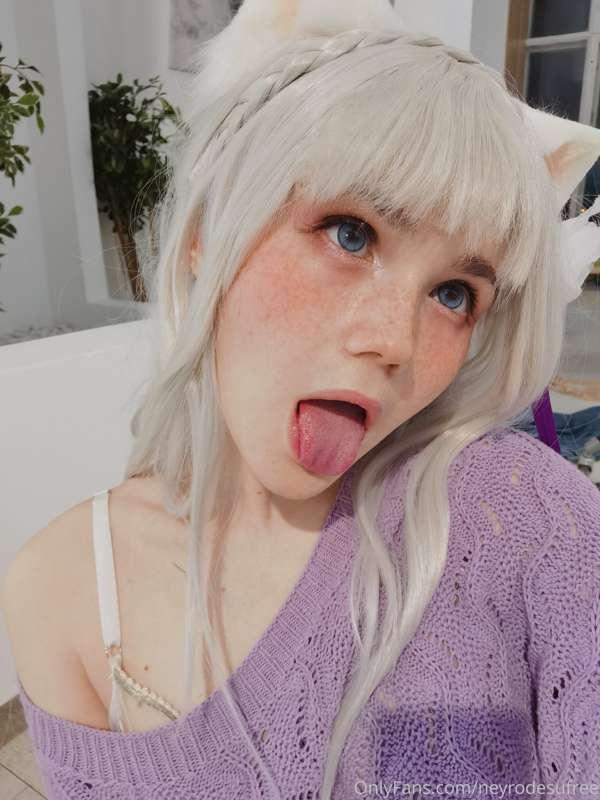 ✨😍Those cat ears are ssssssooooo soft and airy .. 
Would you..