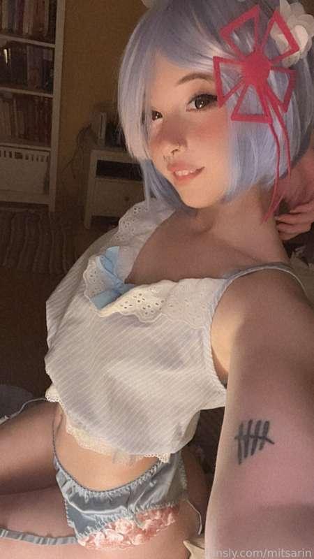 Some waifu material 👅💞