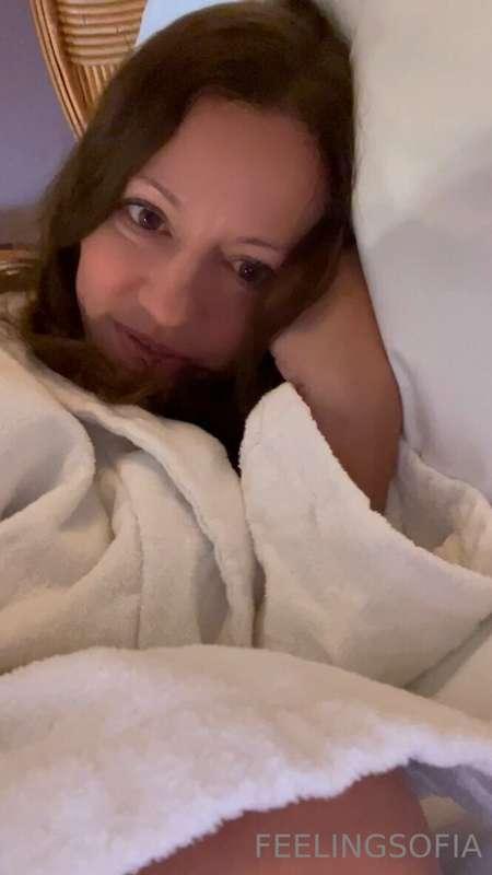 can't sleep.....too busy thinking sexy thoughts