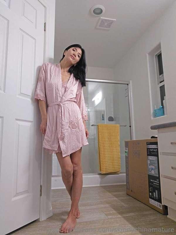 just in case you are ready for some "horny mommy night"🫣 I`m..