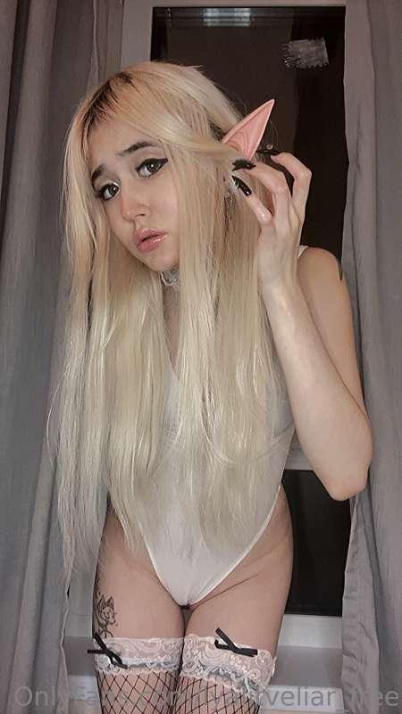 Sometimes I want to be taken by the hair roughly🥰