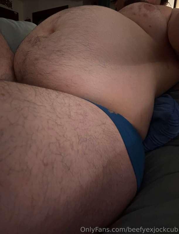 Fuck 😩 I’m putting on so much weight 😭😏 (trips and falls fac..