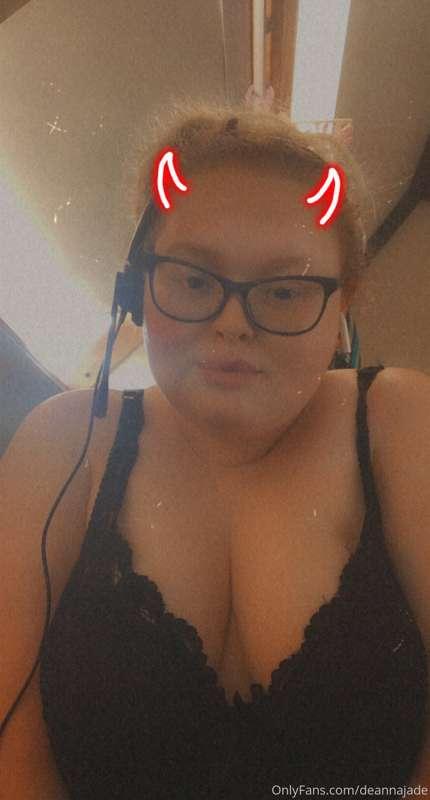 I wanna be your fuck doll😚
