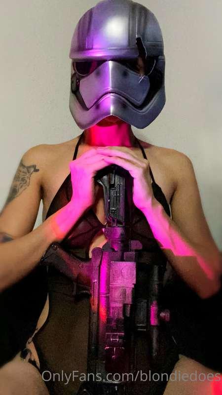 This where the gun goes….
Also- HAPPY NEW YEAR WHEREVER AND ..