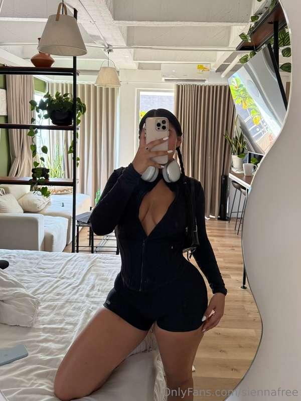 i couldn't resist showing more here @siennaren 😏