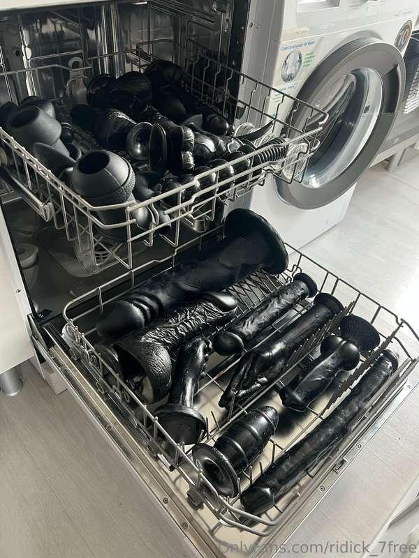 Time to wash the dishes 😈😈😈