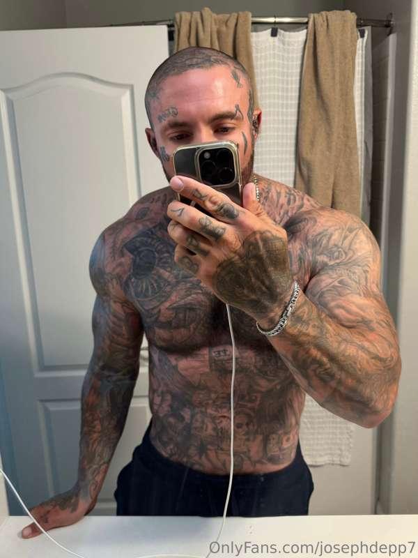 Can we fuck and watch movies all day !😘