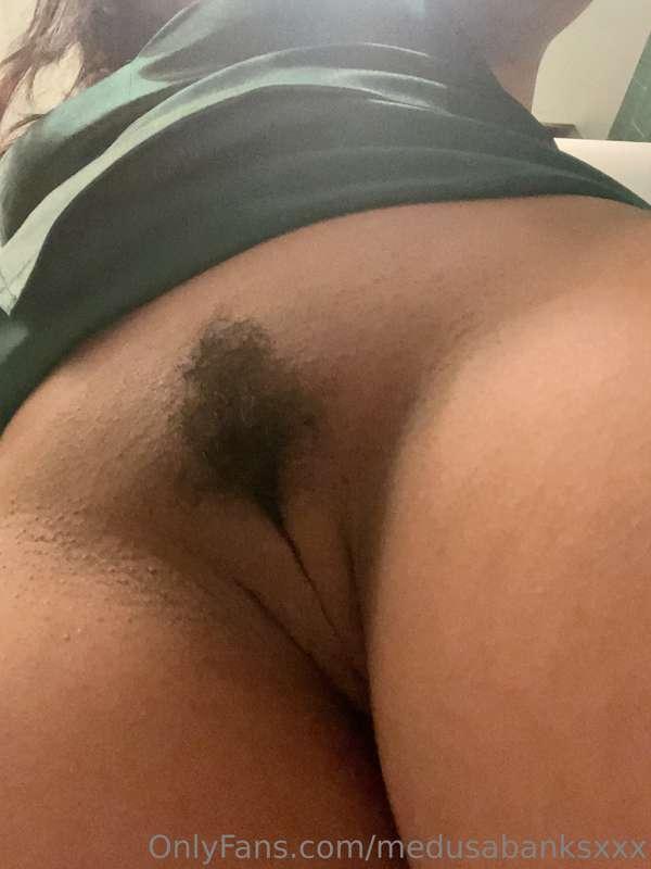 Will you give my pussy kisses