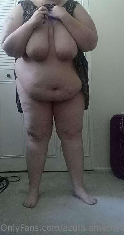 Regular clothes tease with full nudity and feet.
Full set to..