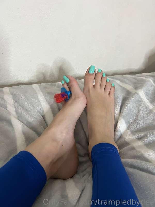 Wanna suck on my ring pop?
