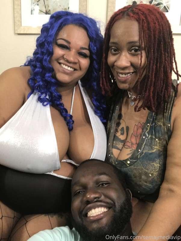 Happy Titty Tuesday 
@pinkkandishoppe @teddithegoat