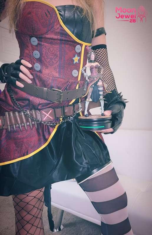 Mad Moxxi Does Anal Photo Set! 🍑🥰