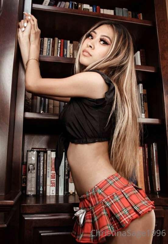 BARELY LEGAL 5’1 Asian college teeen that loves CREAMMPIES💦💦..