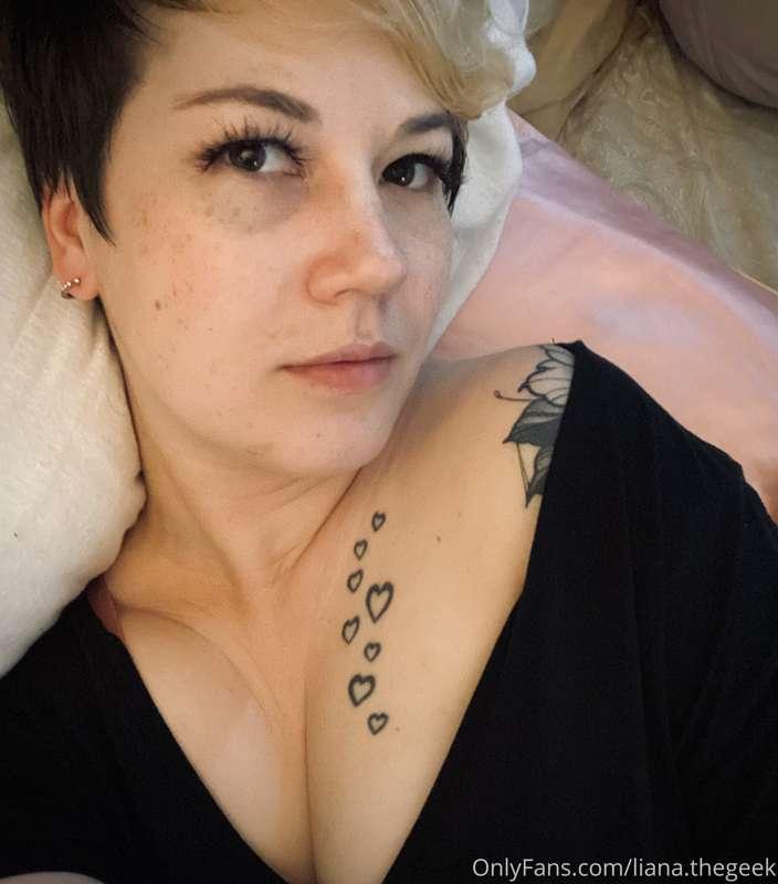 Join me in bed? 💋