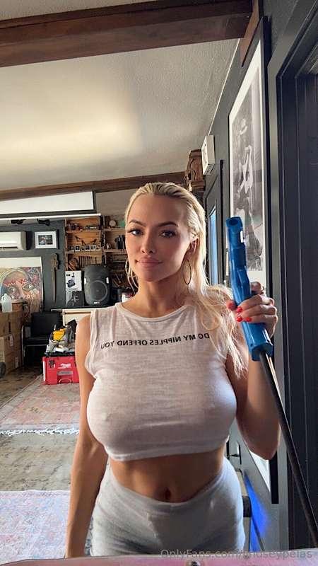 NO BRA CLUB 🤜
