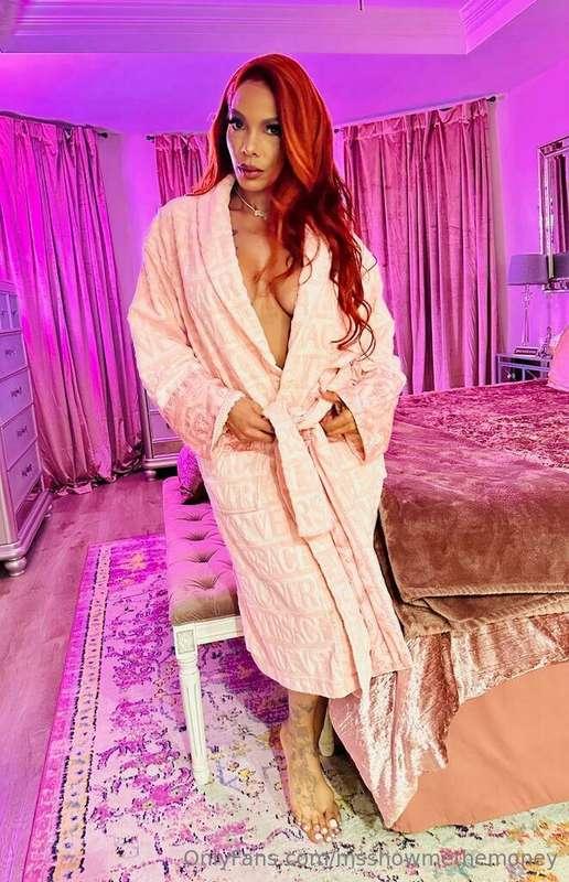 Lets spend today in bed😍