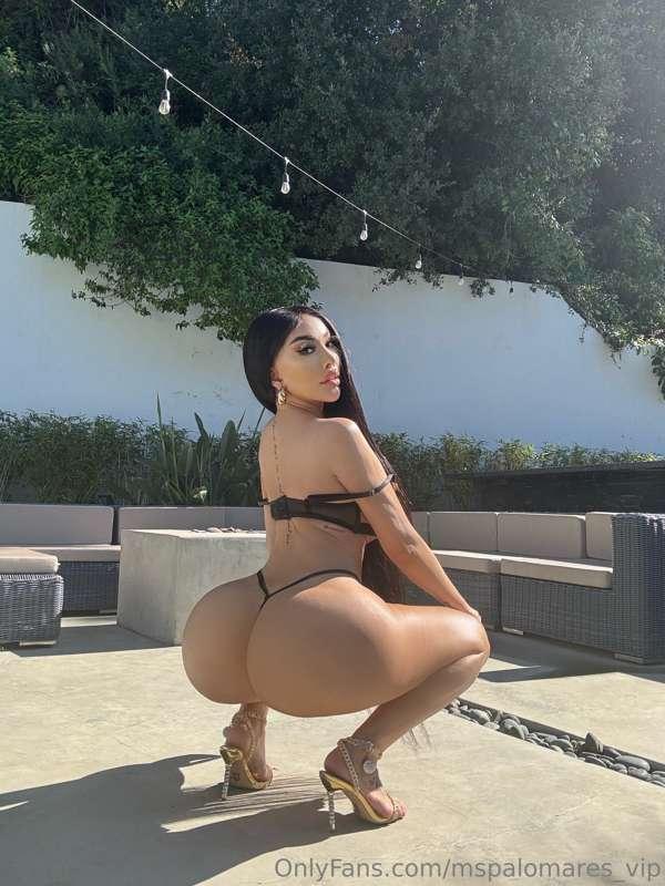 See this booty? Now imagine it in your face 😏🍑💦