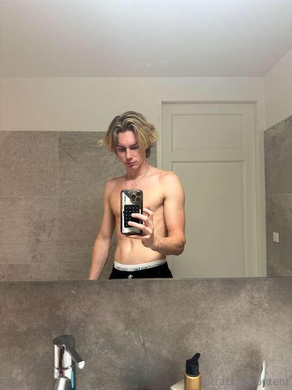 😘