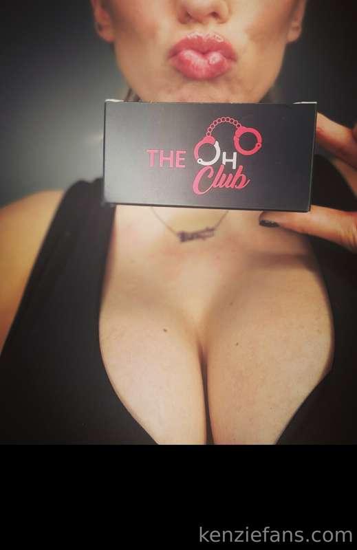 want to have even more fun in the bedroom?😈….. checkout theo..