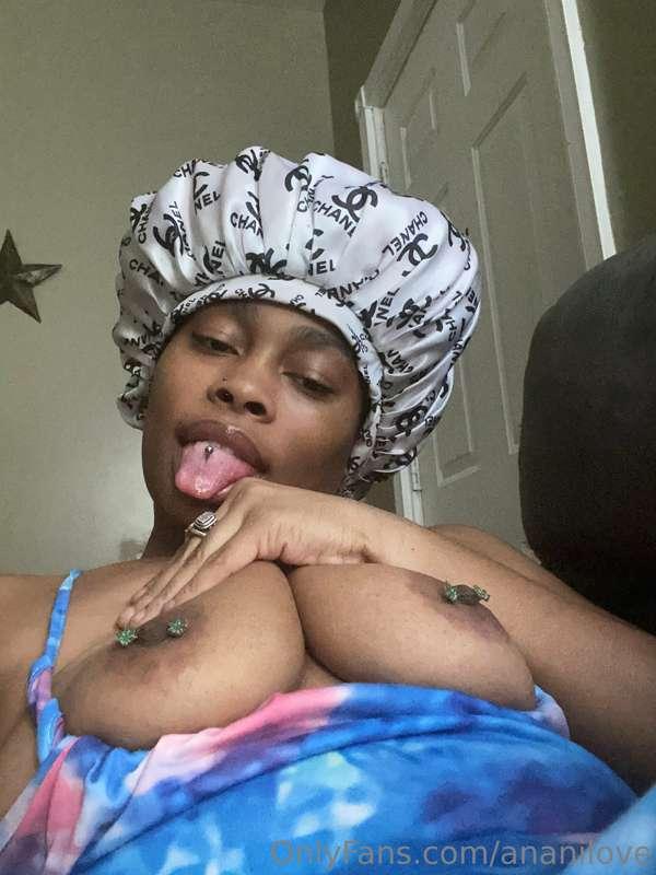 will u suck on my titties daddy