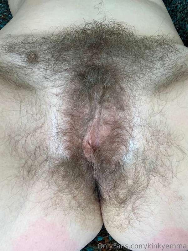 Feast on my hairy musky crotch… 