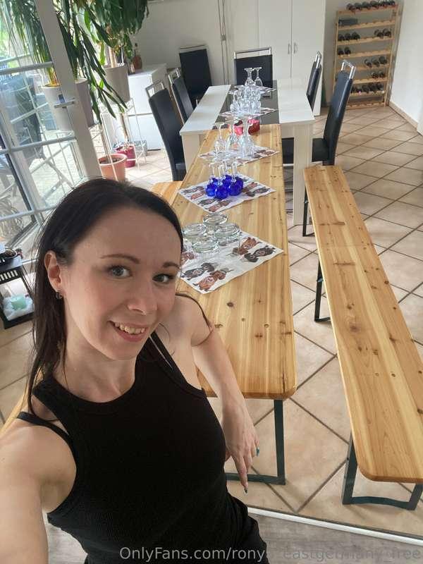 Heute gibt es Weinverkostung bei mir 🥰 mein Regal ist auch s..