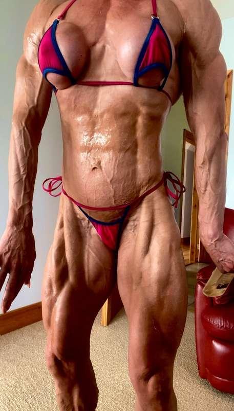 Proving my point!!💪🏽💗I’m ripped lean n vascular 24/7!!!❤️‍🔥❤..