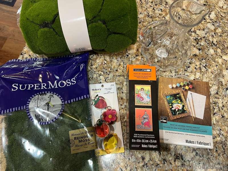 i got a couple crafts to keep my brain happy🥺tip any button ..