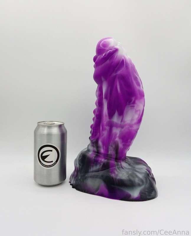 The lovely @bot456 gifted me Axel in XL! He should be on the way to me soon, I'm so excited about how thick he is. 🤤

#fyp #hugedildo #monsterdildo #fantasydildo #milf #baddragon #sizequeen #pussystretching