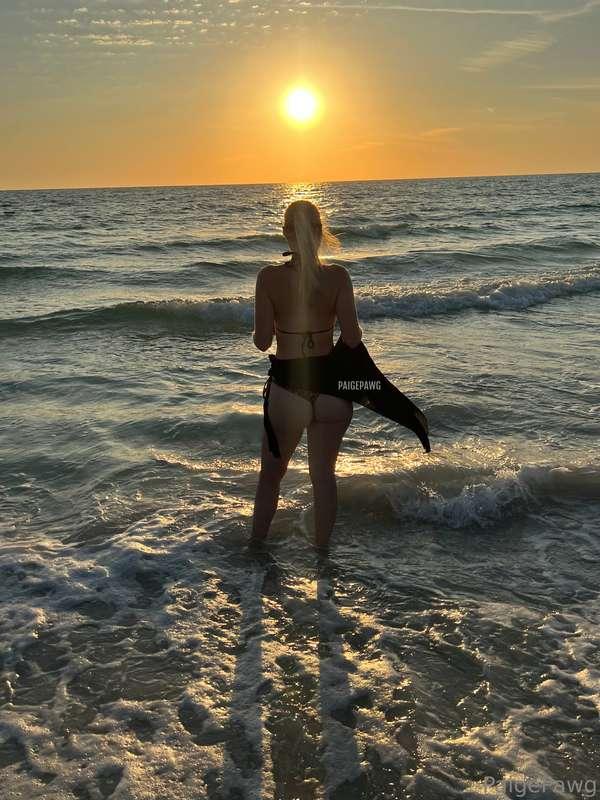 Can't wait for it to be summer 💛