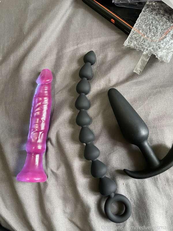Which toys you want to see in my ass first? 😝