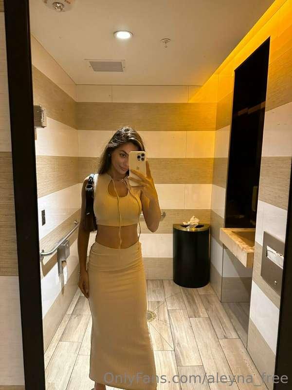 Bathroom selfie! Still cute? 