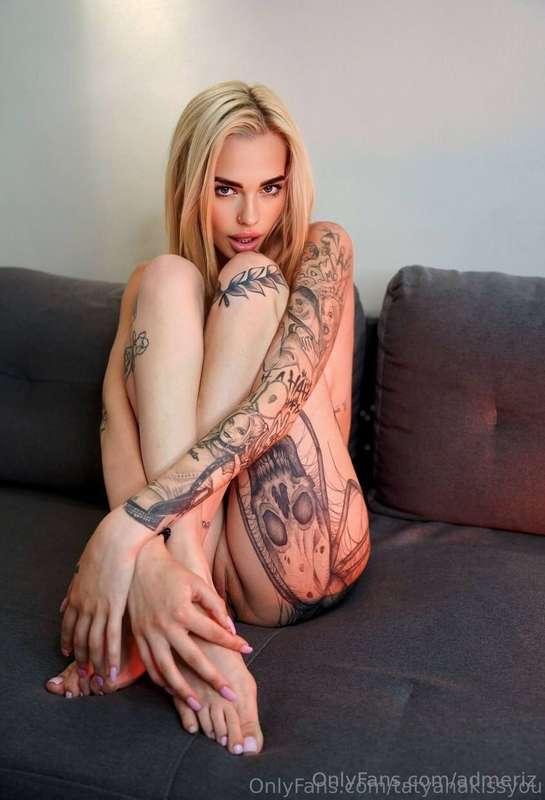 Tattooed baby @tatyanakissyou has the best boobs on OF 😍😍😍I ..
