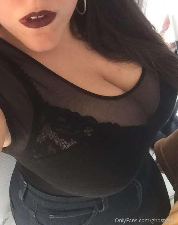 Feeling horny today. About to give a titfuck for you to see ..