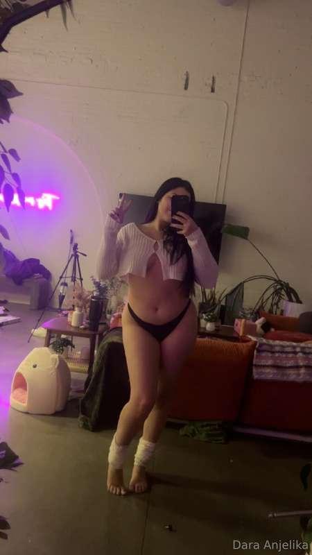 gonna touch yourself to me tonight? DM me I can help you 😈