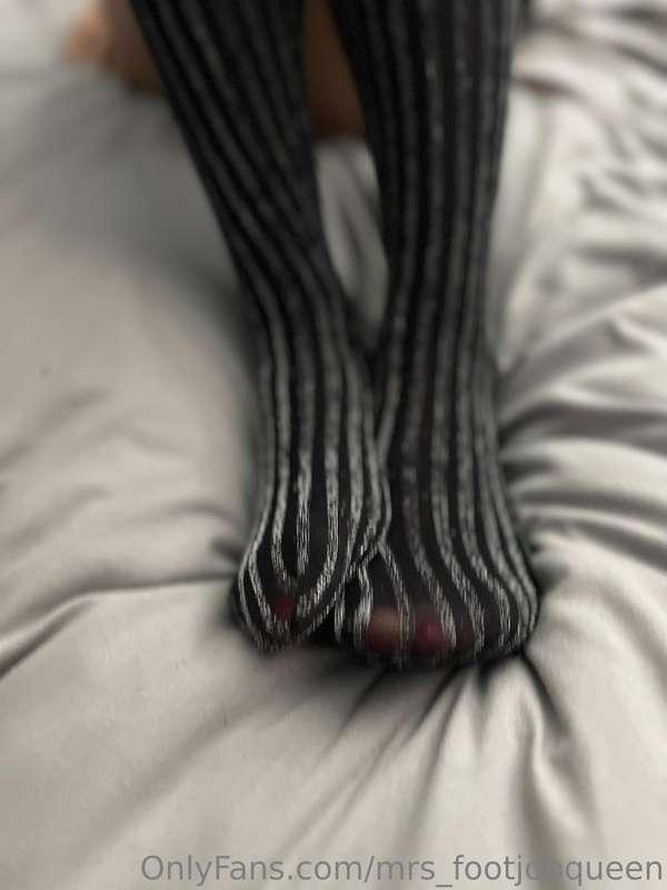 mrs_footjobqueen image #1