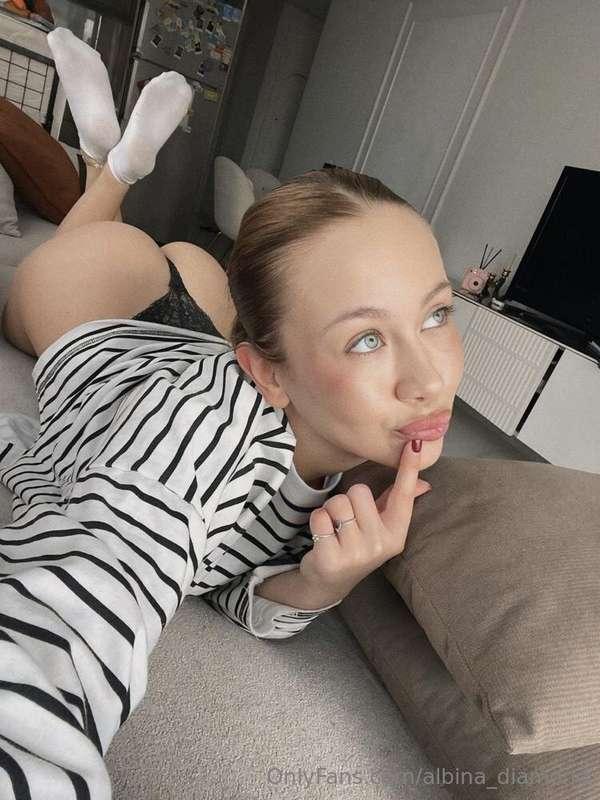 online now 🫣 I'm @ameliablake121 frivolous and depraved 🤪♥️I..