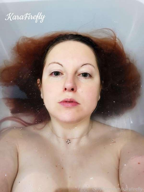 I took some no makeup pics in the bath this morning! This is..