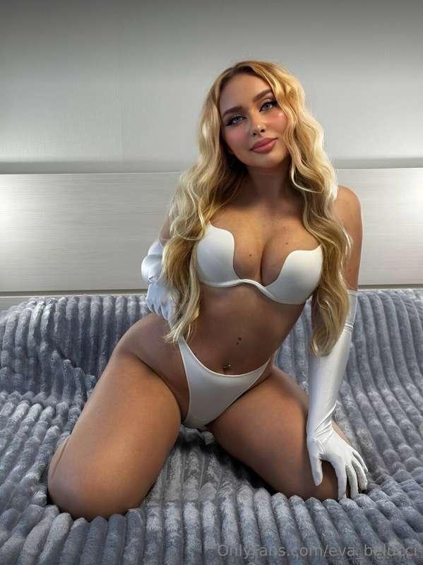 💦😈This sweet babe @rabbit_jessica dreams of showing all her ..