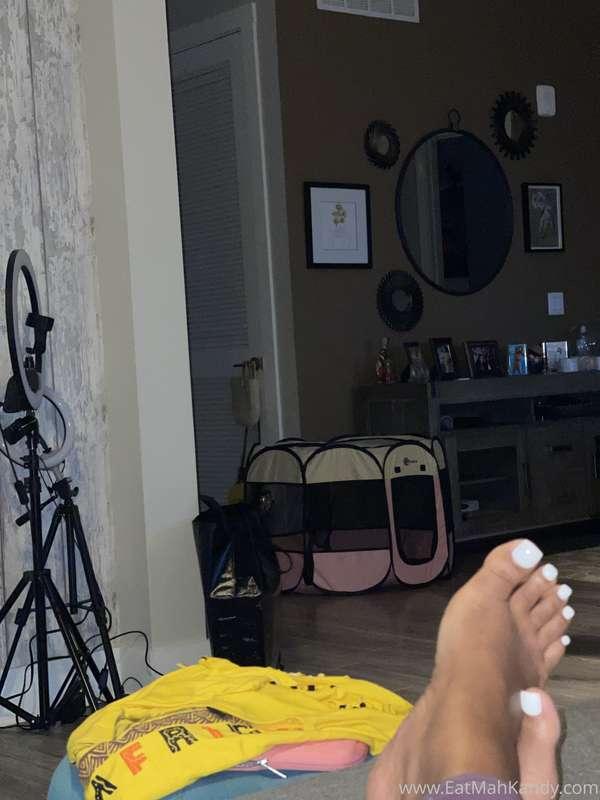 🍦 Instagram deleted my last foot page. Should I post my feet..