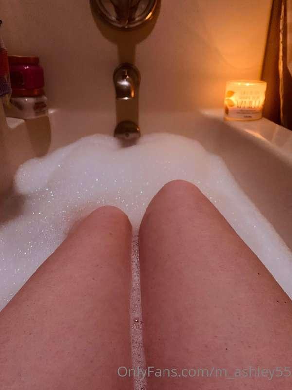 Who wants to see more👅👅