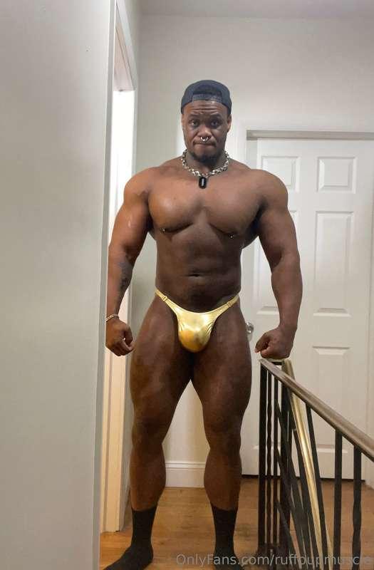 How does Gold look on me hun? 🥰🤪😉