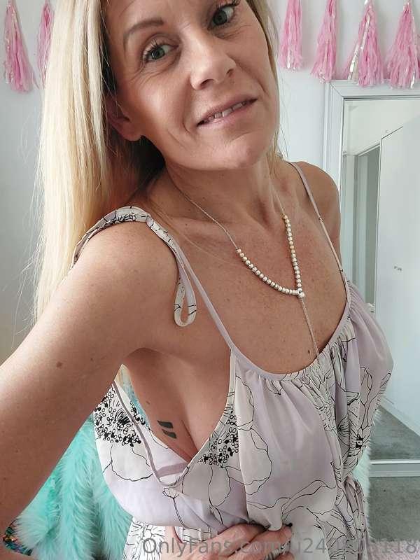 Wanna see my creamy pussy? watch me fuck my pussy with my di..