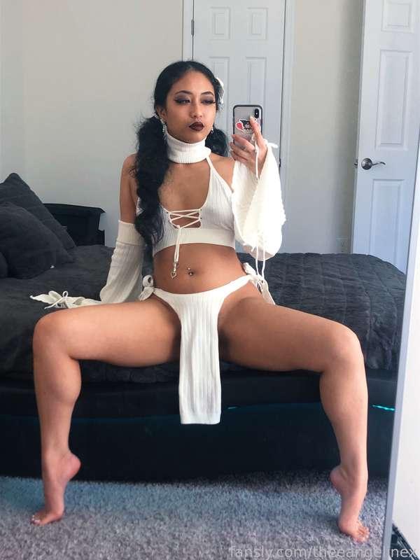 theeangelinex image #4